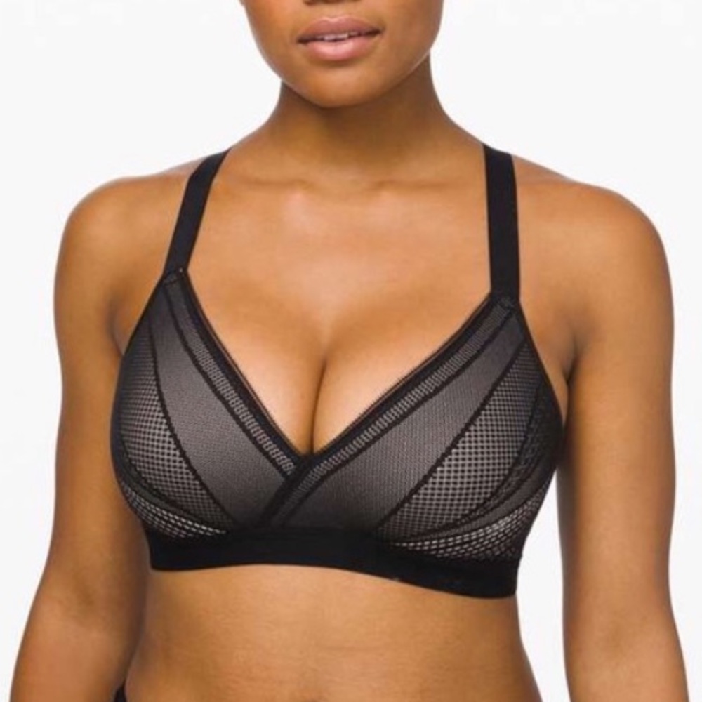 Nwt lululemon black Mesh Bralette